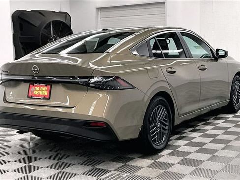 New 2026 Nissan Sentra SV w/ SV Convenience Package FWD image 17
