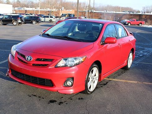 Used 2013 Toyota Corolla S w/ Premium Pkg image 2