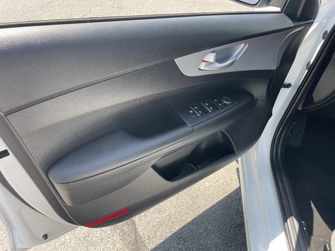Used 2024 Kia Forte LXS w/ LXS Technology Package FWD image 15