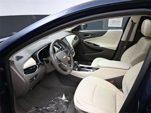 Used 2022 Chevrolet Malibu Premier image 12