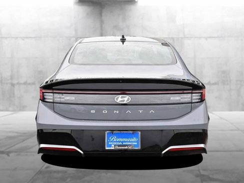 Used 2025 Hyundai Sonata SEL FWD image 6