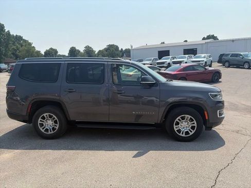 Used 2023 Jeep Wagoneer 4WD image 7