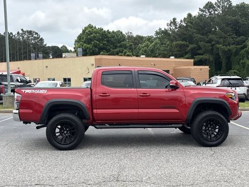 Used 2022 Toyota Tacoma TRD Off-Road AWD/4WD image 4