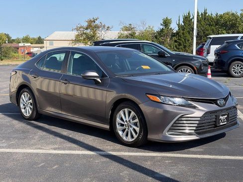 Used 2023 Toyota Camry LE FWD image 3
