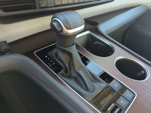 Used 2024 Toyota Sienna XLE image 27