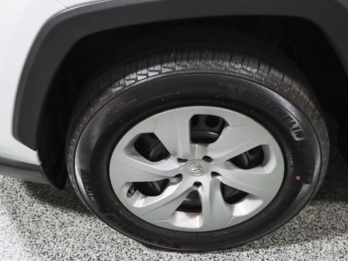 Used 2023 Toyota RAV4 LE AWD/4WD image 11