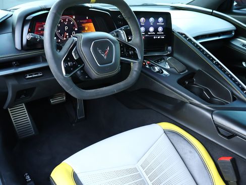 Used 2022 Chevrolet Corvette Stingray Premium Cpe RWD image 3