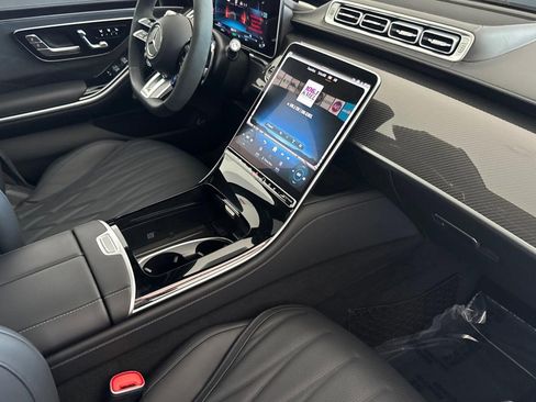 Used 2025 Mercedes-Benz S 63 AMG S image 33