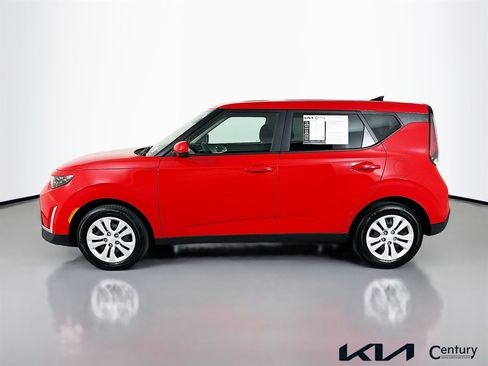 Certified 2025 Kia Soul LX FWD image 3