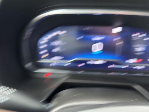 Used 2022 Chevrolet Suburban High Country image 35