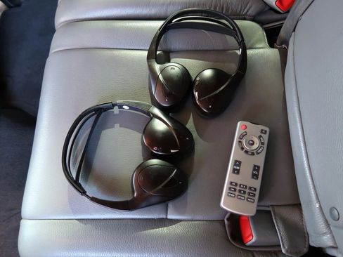 Used 2013 Toyota Sequoia Limited image 31