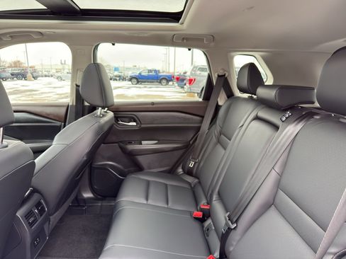 Used 2023 Nissan Rogue SV w/ SV Premium Package image 33