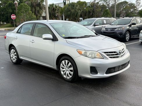 Used 2013 Toyota Corolla LE FWD image 7