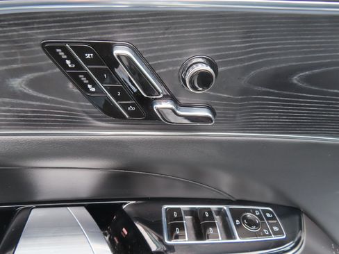 Used 2024 Cadillac Lyriq Luxury RWD image 13