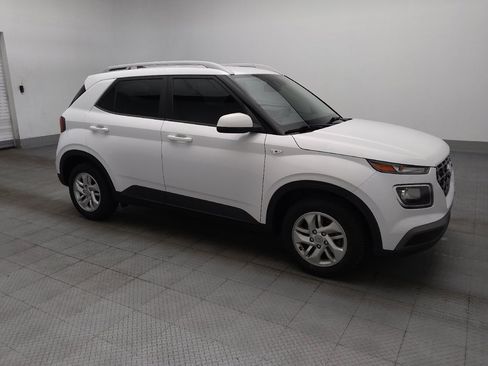 Used 2020 Hyundai Venue SEL FWD image 11