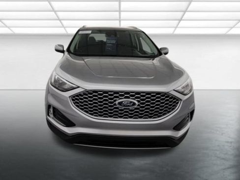 Certified 2024 Ford Edge SEL w/ Convenience Package AWD/4WD image 2