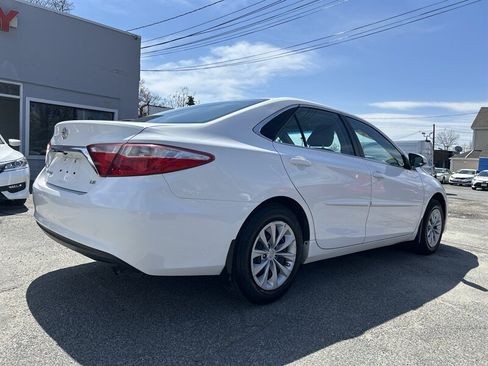 Used 2016 Toyota Camry LE FWD image 4