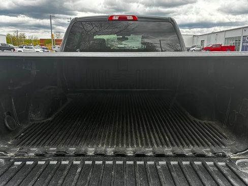Used 2018 Chevrolet Silverado 1500 Custom w/ Custom Value Package AWD/4WD image 15