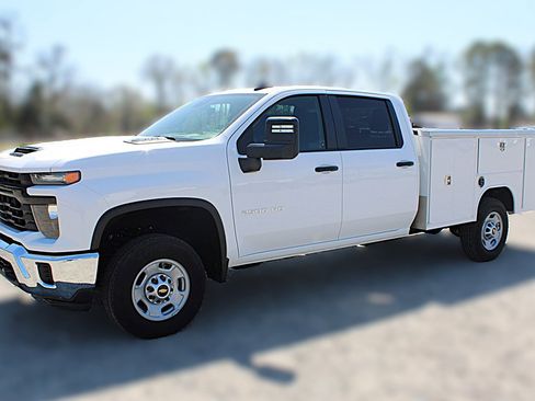 Used 2024 Chevrolet Silverado 2500 W/T w/ WT Convenience Package image 3
