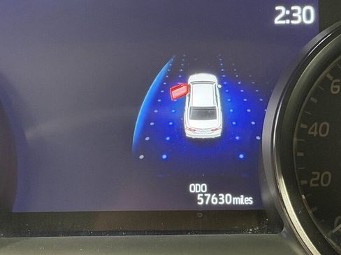 Used 2022 Toyota Camry SE w/ Cold Weather Package AWD/4WD image 5