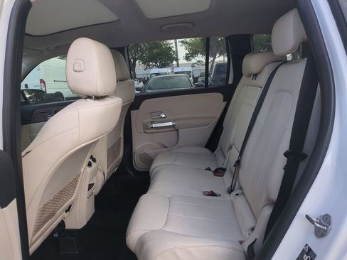 Used 2023 Mercedes-Benz GLB 250 image 16