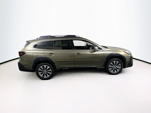 Used 2023 Subaru Outback Touring AWD/4WD image 4