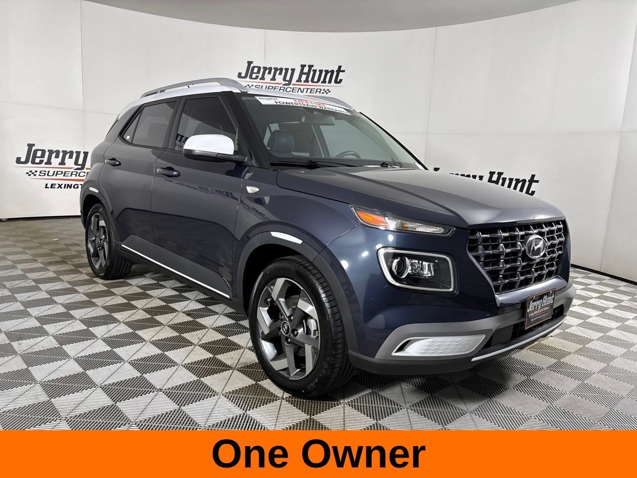 Used 2023 Hyundai Venue Limited FWD image 4