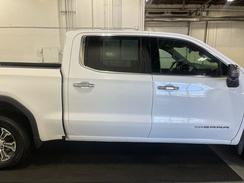 Used 2025 GMC Sierra 1500 SLT AWD/4WD image 5