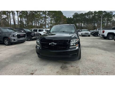 Certified 2018 Chevrolet Suburban LT w/ RST Edition image 3