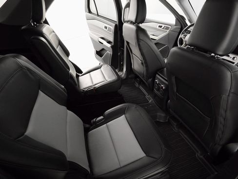 Used 2023 Ford Explorer XLT w/ Equipment Group 202A image 15