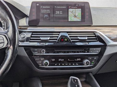 Used 2018 BMW 530e w/ Premium Package 2 RWD image 14