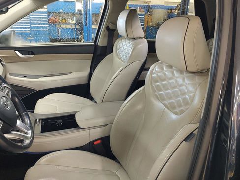 Used 2021 Hyundai Palisade Limited image 2