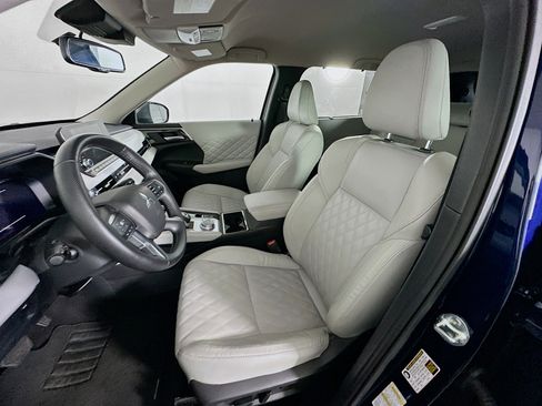 Used 2024 Mitsubishi Outlander SEL image 13