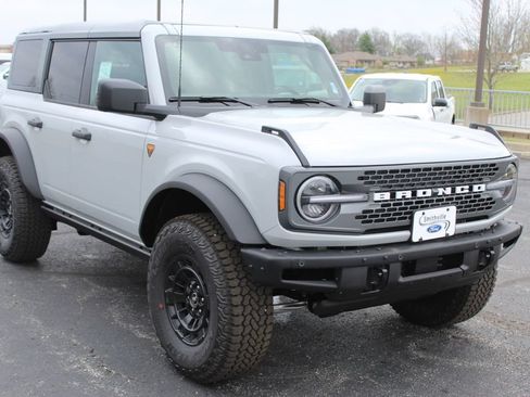 New 2026 Ford Bronco Badlands AWD/4WD image 10