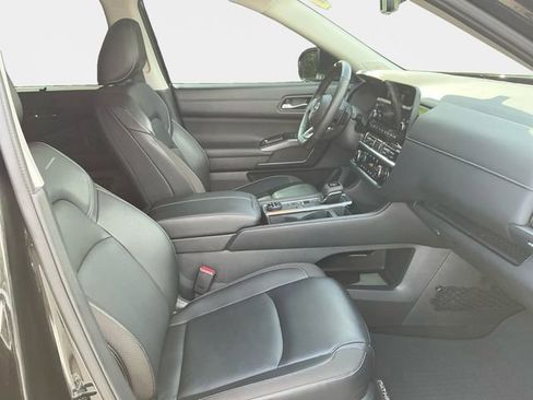 Used 2024 Nissan Pathfinder SL w/ SL Premium Package AWD/4WD image 16