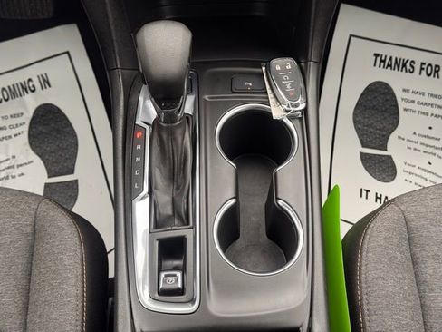 Used 2023 Chevrolet Equinox LT image 18