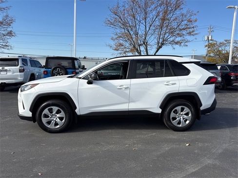 Used 2021 Toyota RAV4 LE image 3