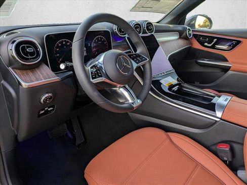Used 2026 Mercedes-Benz GLC 300 image 3