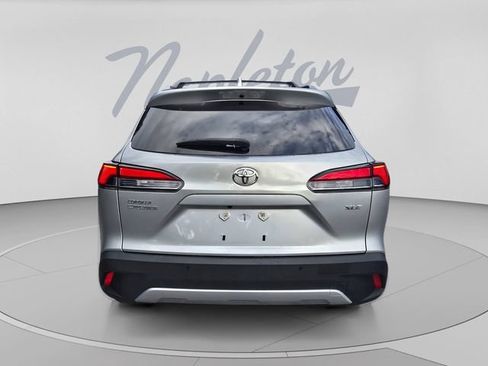 Used 2022 Toyota Corolla Cross XLE FWD image 6