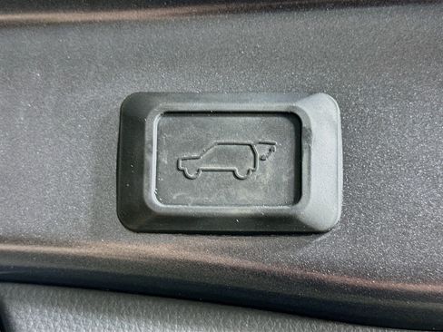 Used 2019 Toyota RAV4 XSE w/ XSE Weather Package AWD/4WD image 30