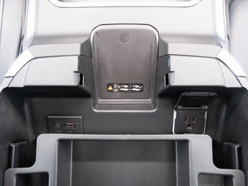 Used 2024 Chevrolet Silverado 2500 LT w/ Safety Package image 9