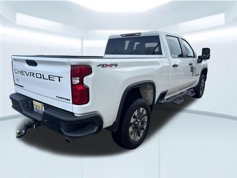 Used 2022 Chevrolet Silverado 2500 Custom w/ Custom Value Package AWD/4WD image 2