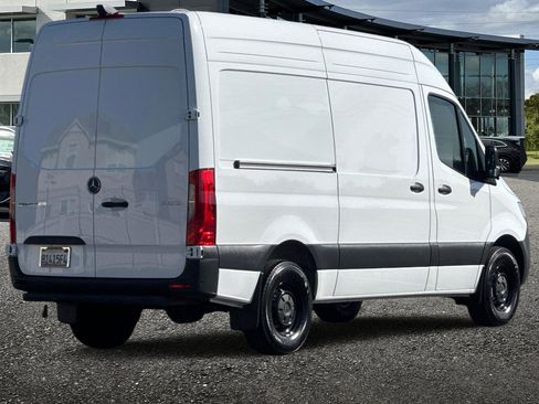 Used 2025 Mercedes-Benz Sprinter 2500 image 4