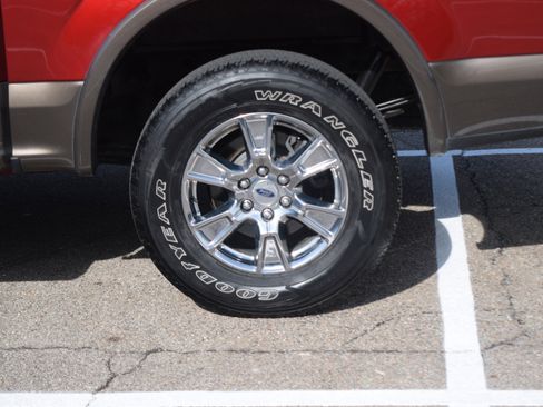 Used 2017 Ford F150 Lariat image 28