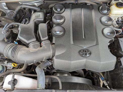 Used 2015 Toyota 4Runner Limited image 24