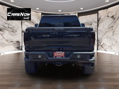 Used 2021 GMC Sierra 2500 Denali w/ Denali Black Diamond Edition AWD/4WD image 5