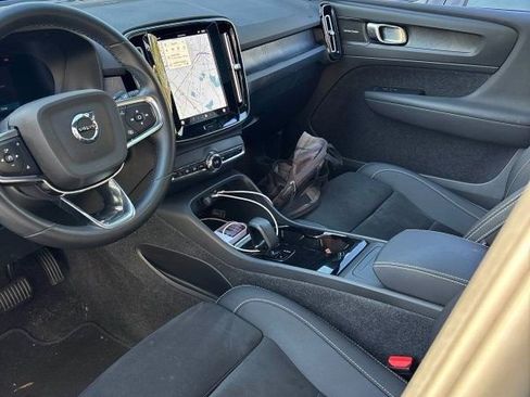 Used 2023 Volvo C40 P8 Recharge Ultimate image 10