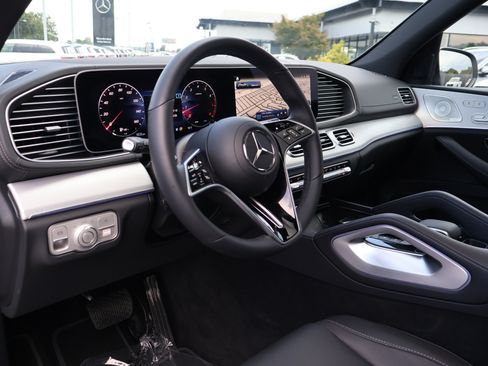 Used 2026 Mercedes-Benz GLE 450 4MATIC w/ Winter Package image 12