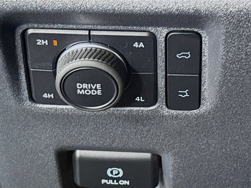 Certified 2025 Ford Expedition Platinum AWD/4WD image 10