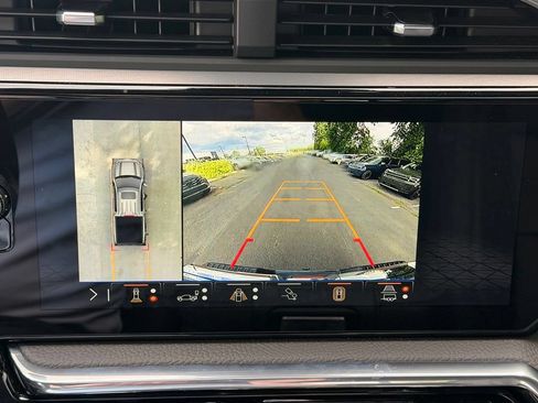 Used 2025 GMC Sierra 1500 Denali w/ Denali Reserve Package AWD/4WD image 17